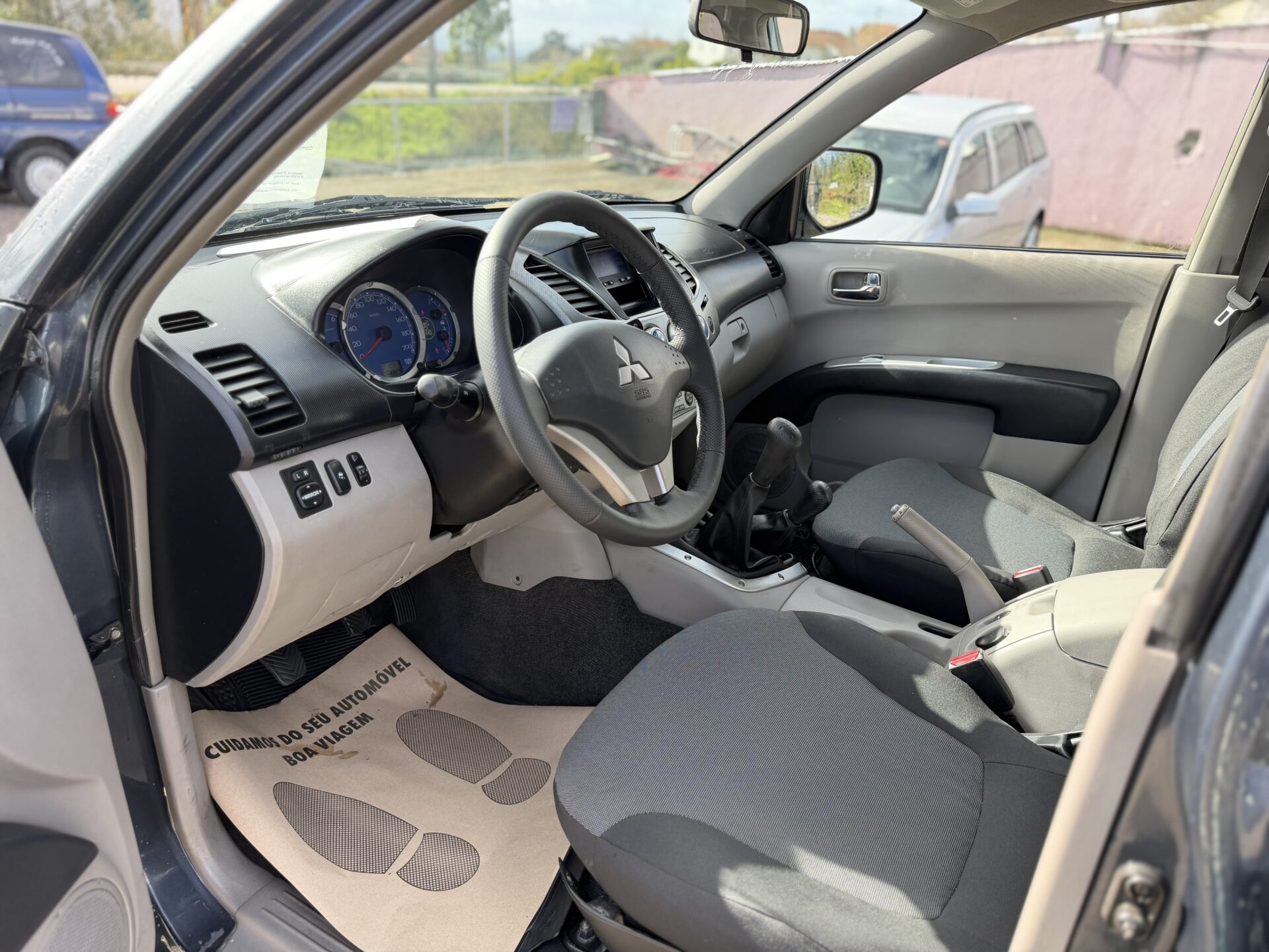 
								Mitsubishi L200 total									