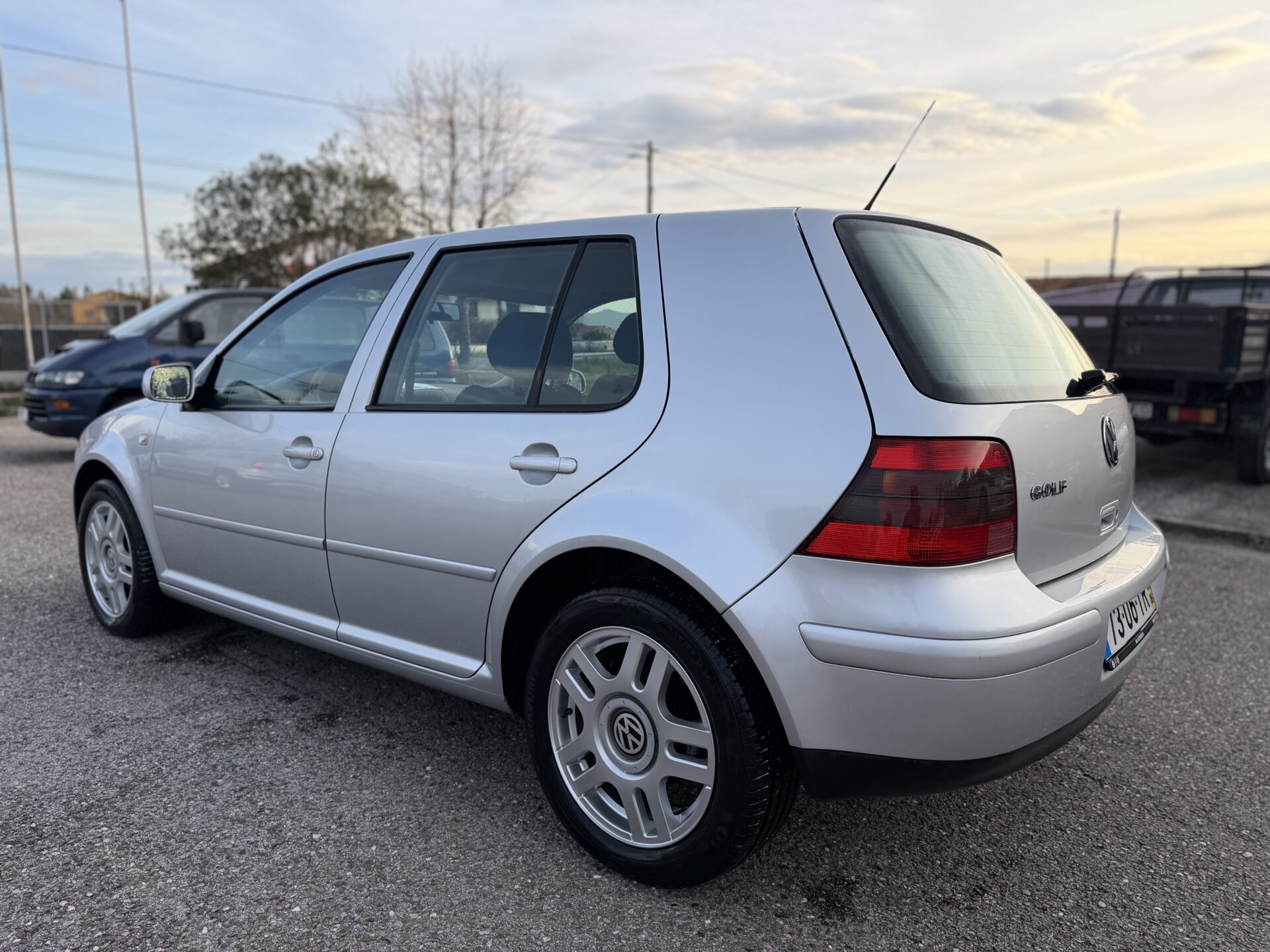 
								Volkswagen Golf IV total									