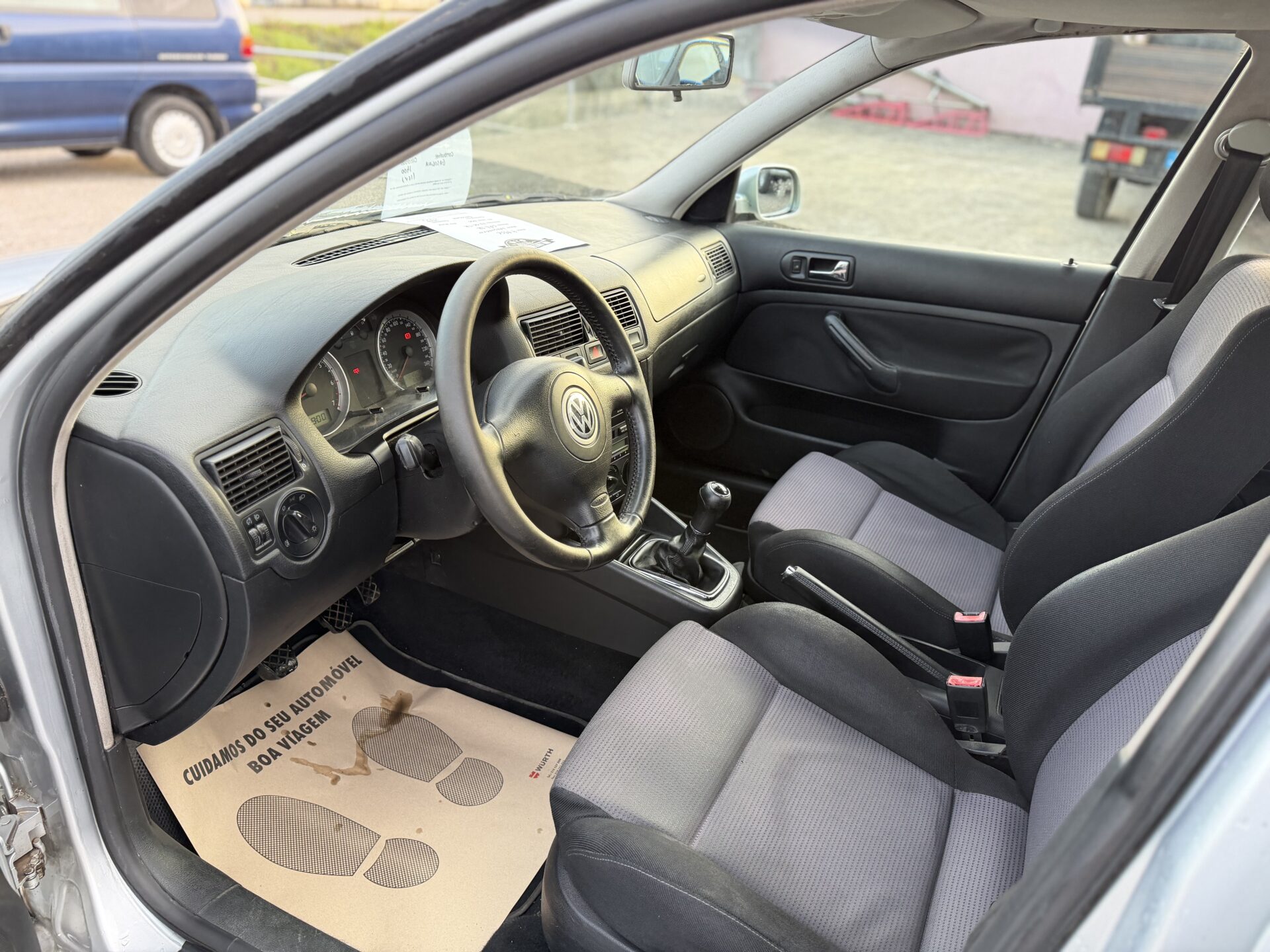 
								Volkswagen Golf IV total									