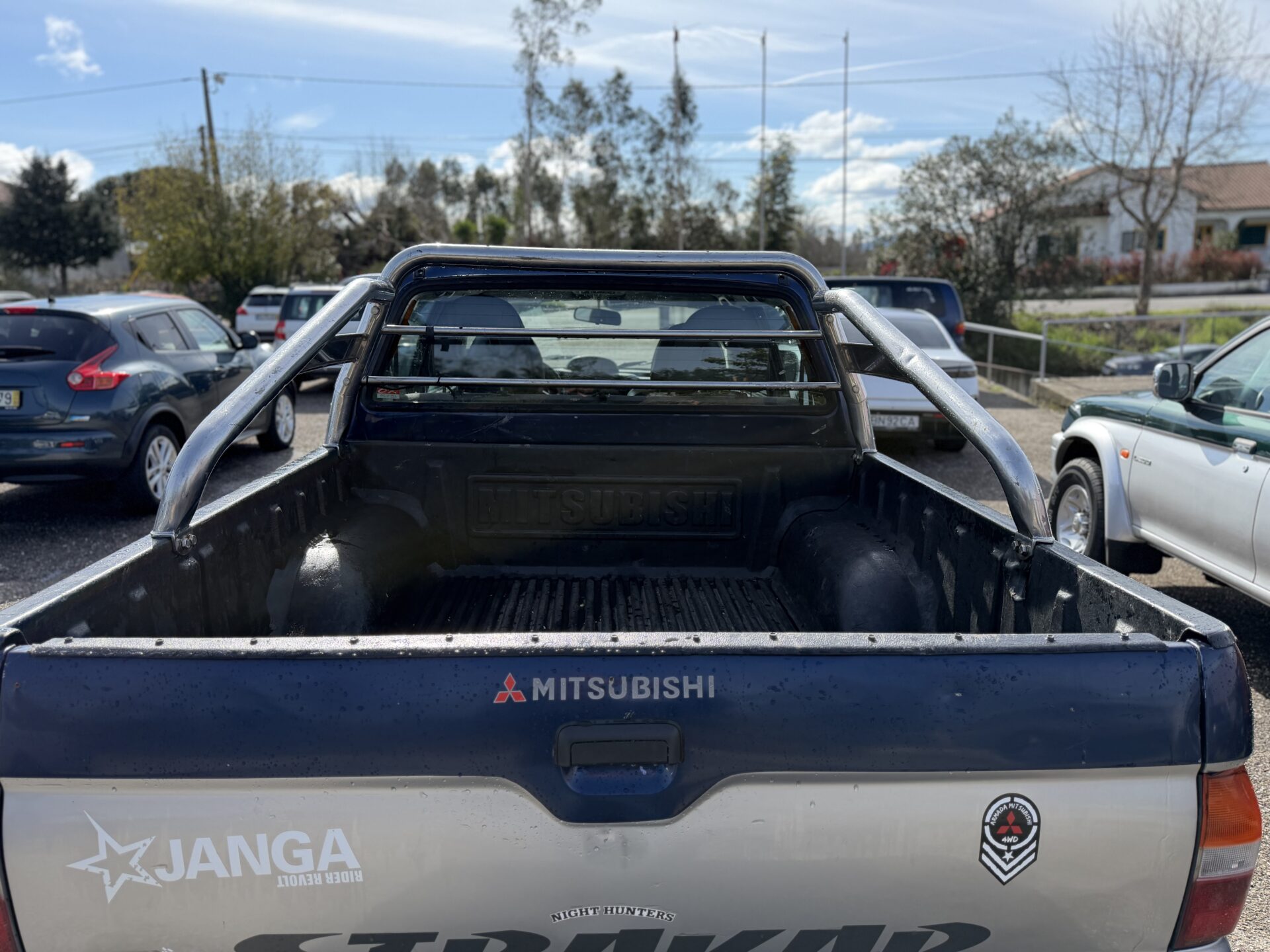 
								Mitsubishi l200 strakar total									