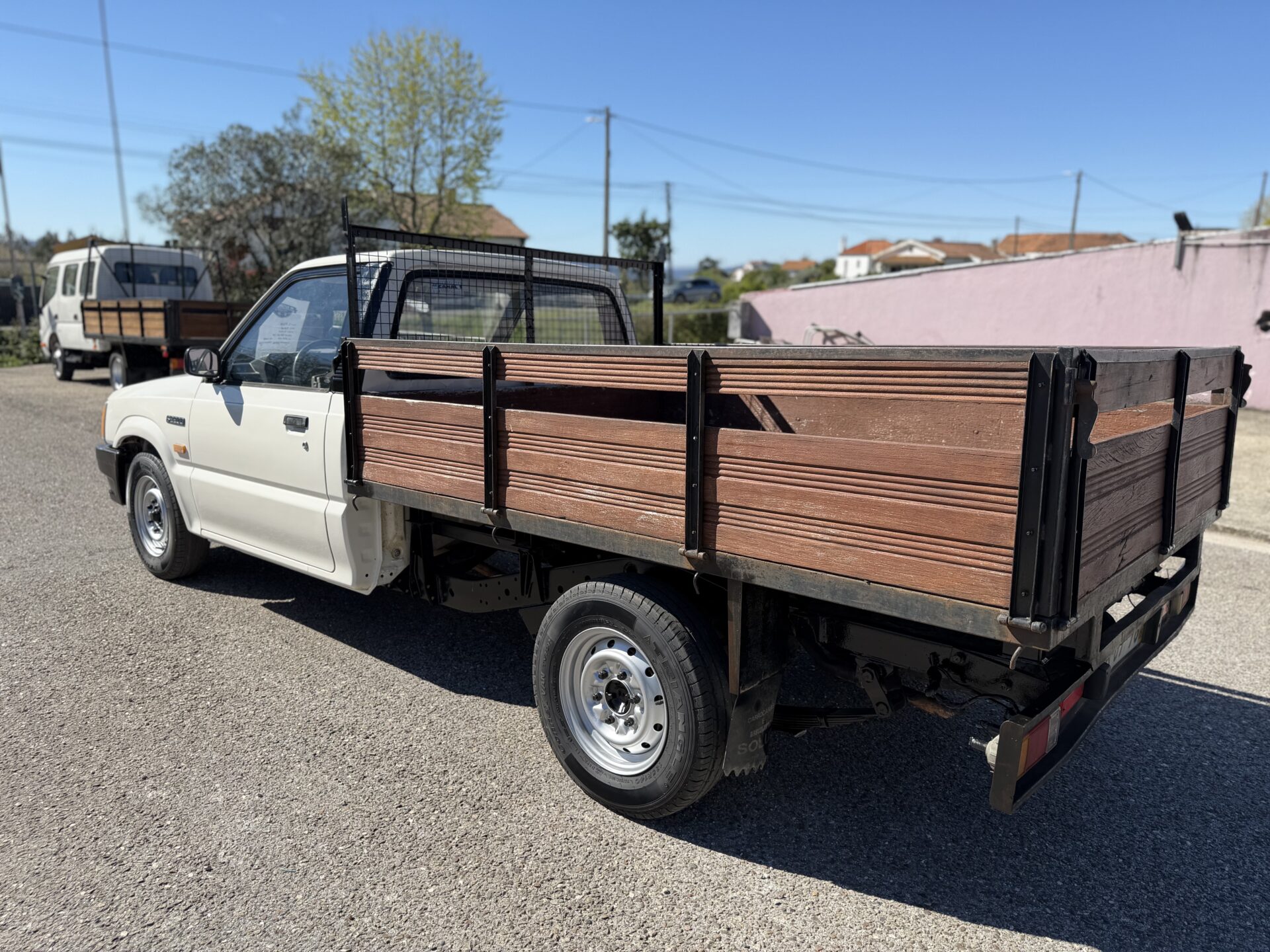 
								Mazda B2200 total									