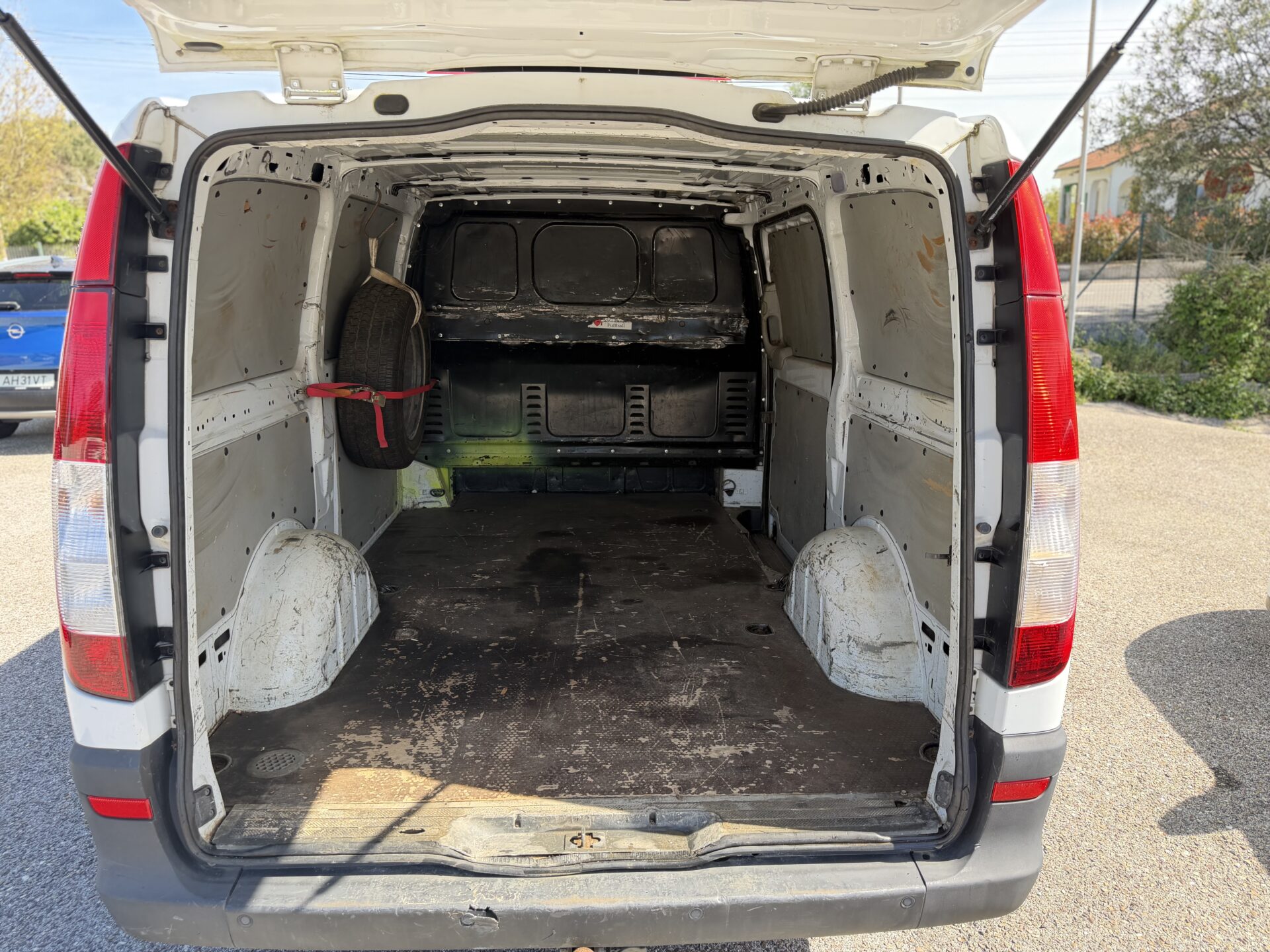 
								Mercedes Vito total									