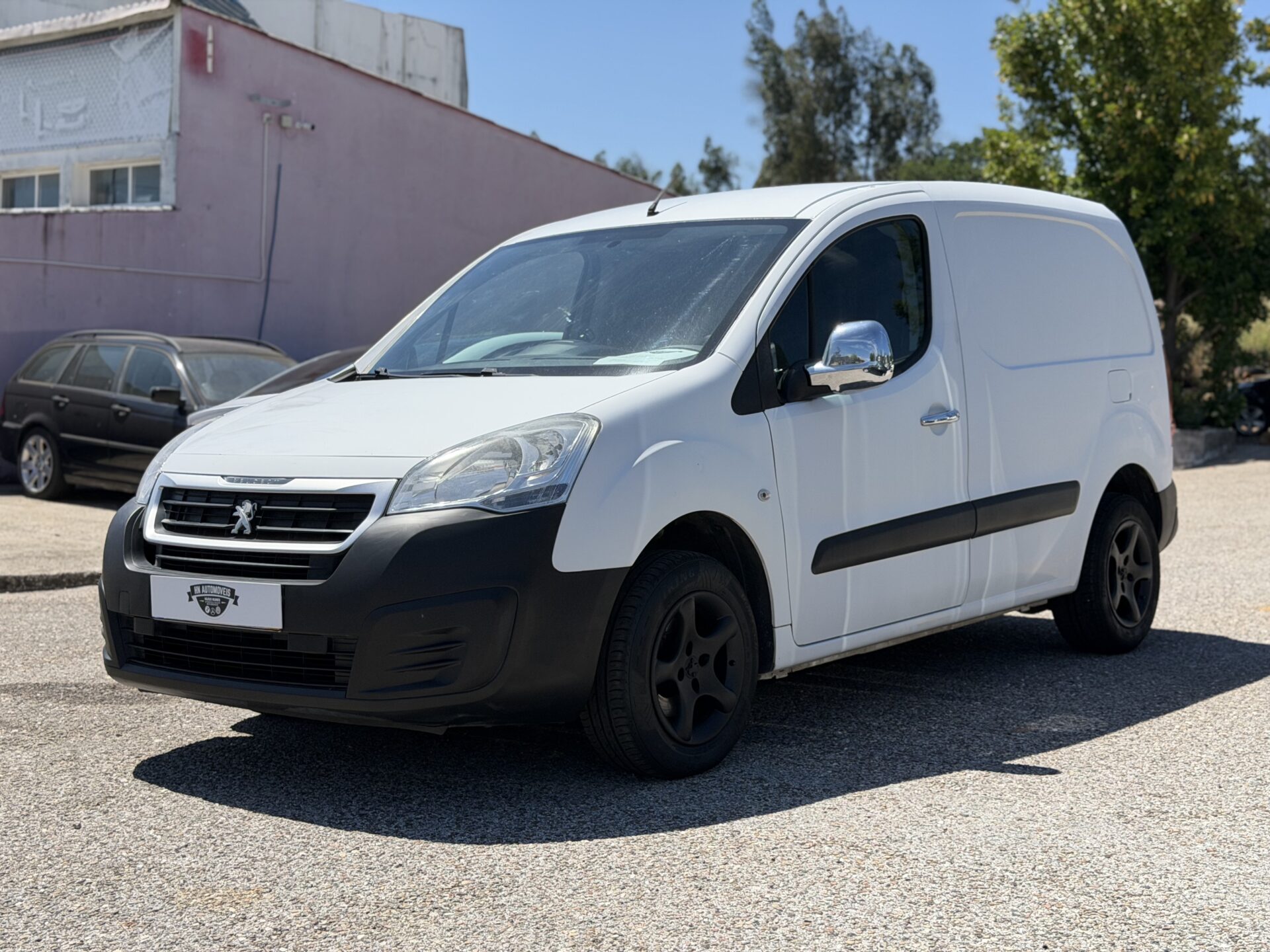 
								Peugeot Partner total									
