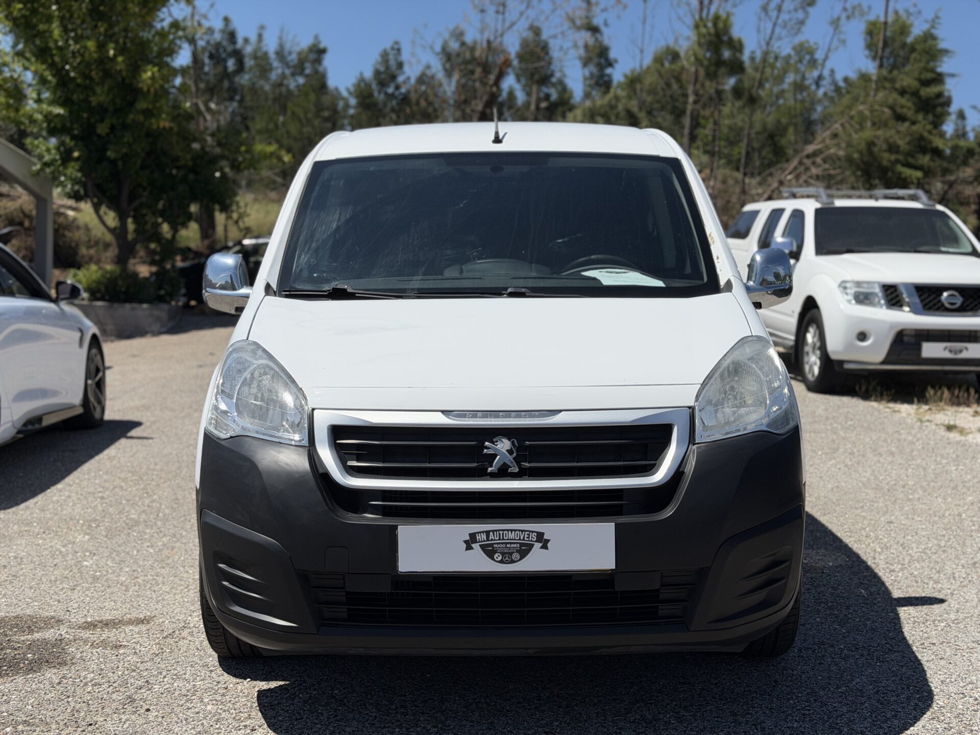 
								Peugeot Partner total									