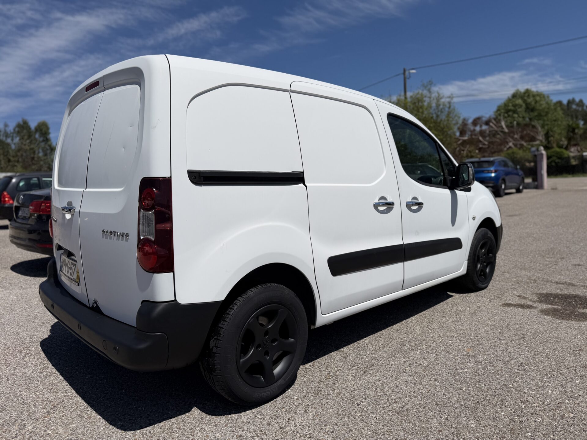
								Peugeot Partner total									