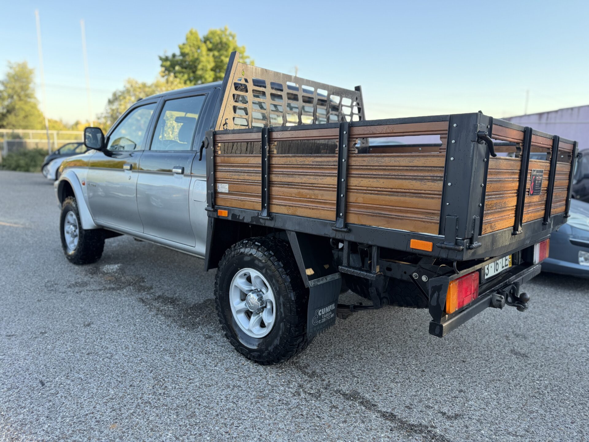 
								Mitsubishi L200 Strakar total									