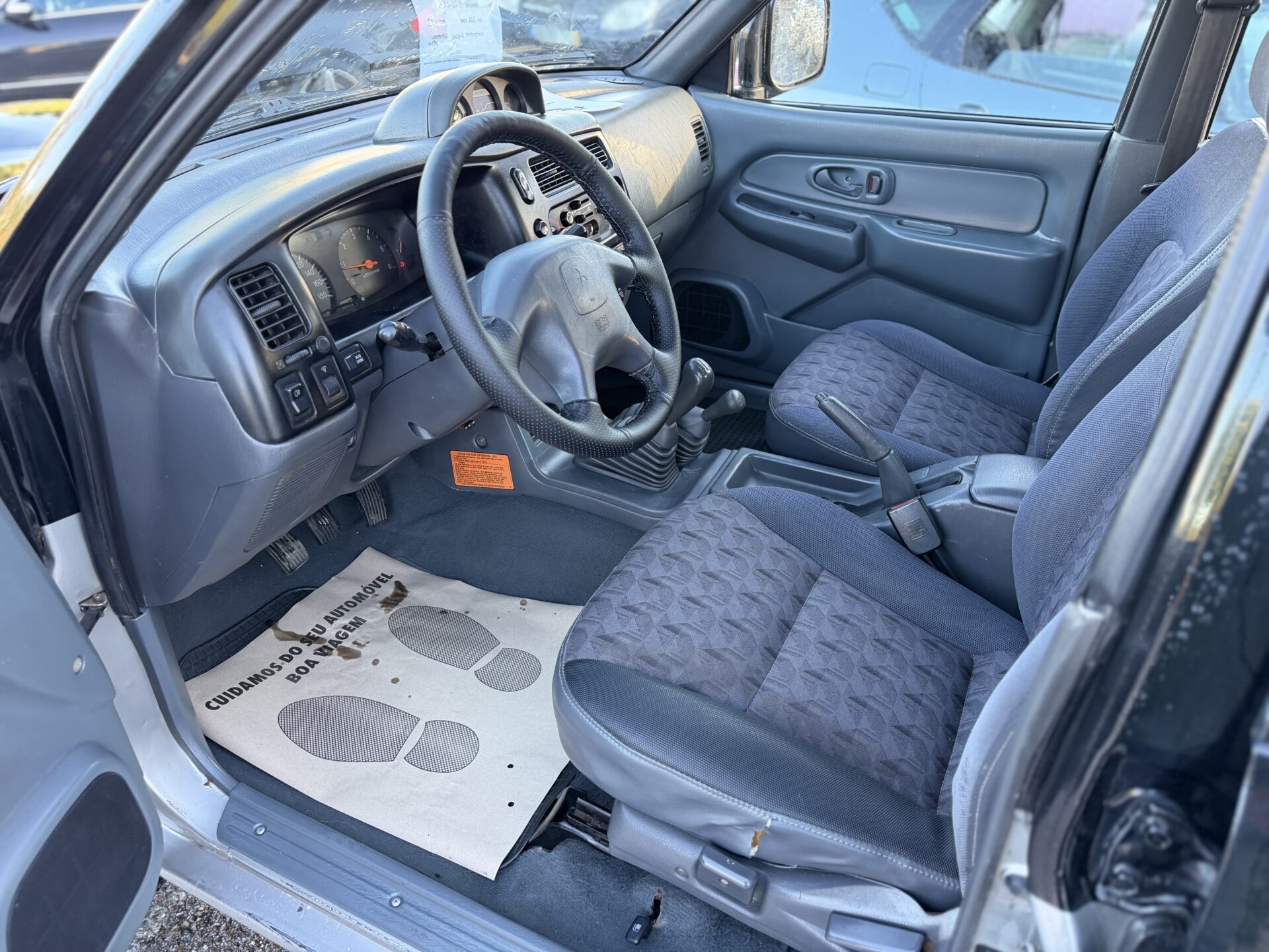 
								Mitsubishi L200 Strakar total									