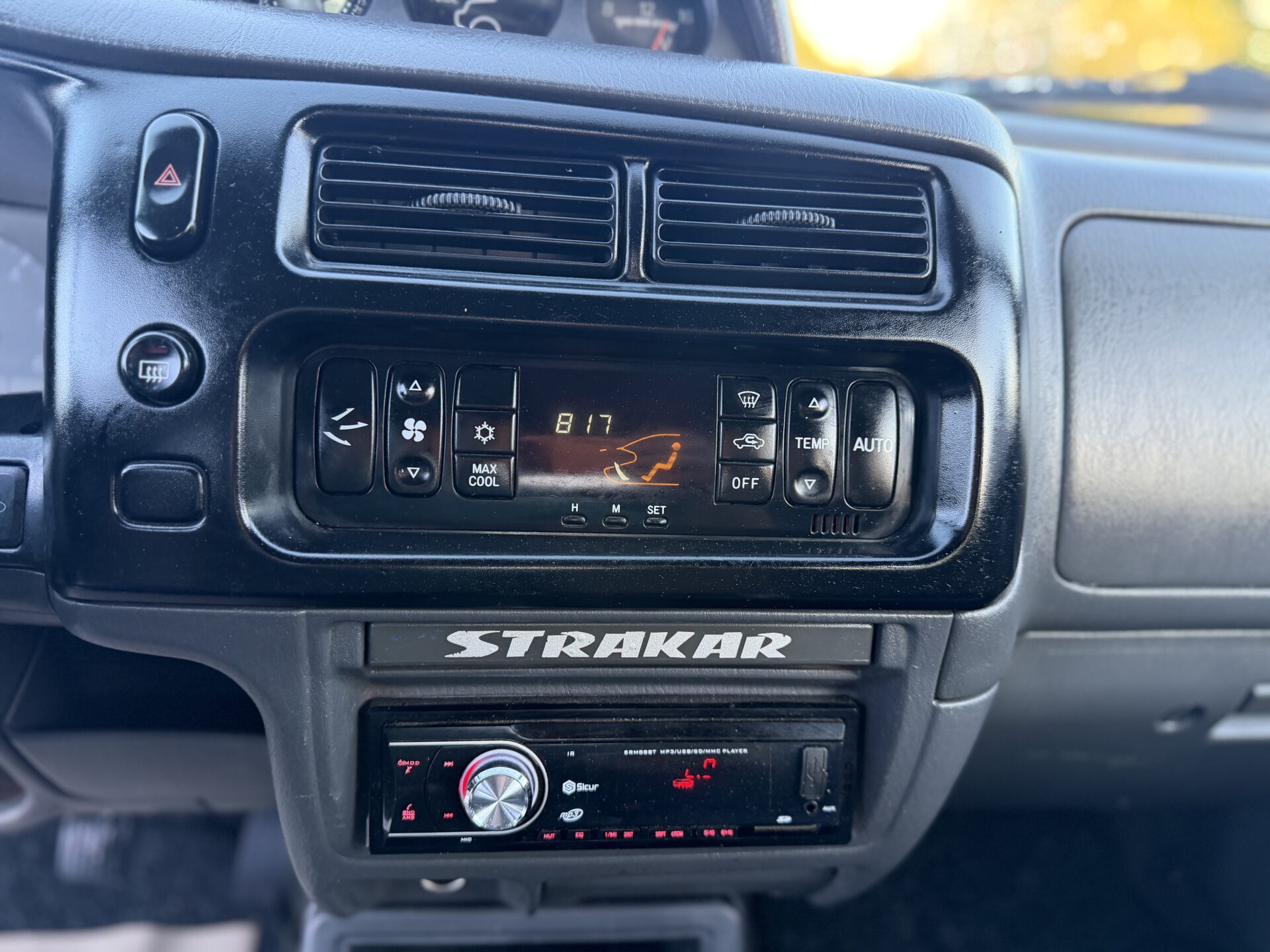 
								Mitsubishi L200 Strakar total									