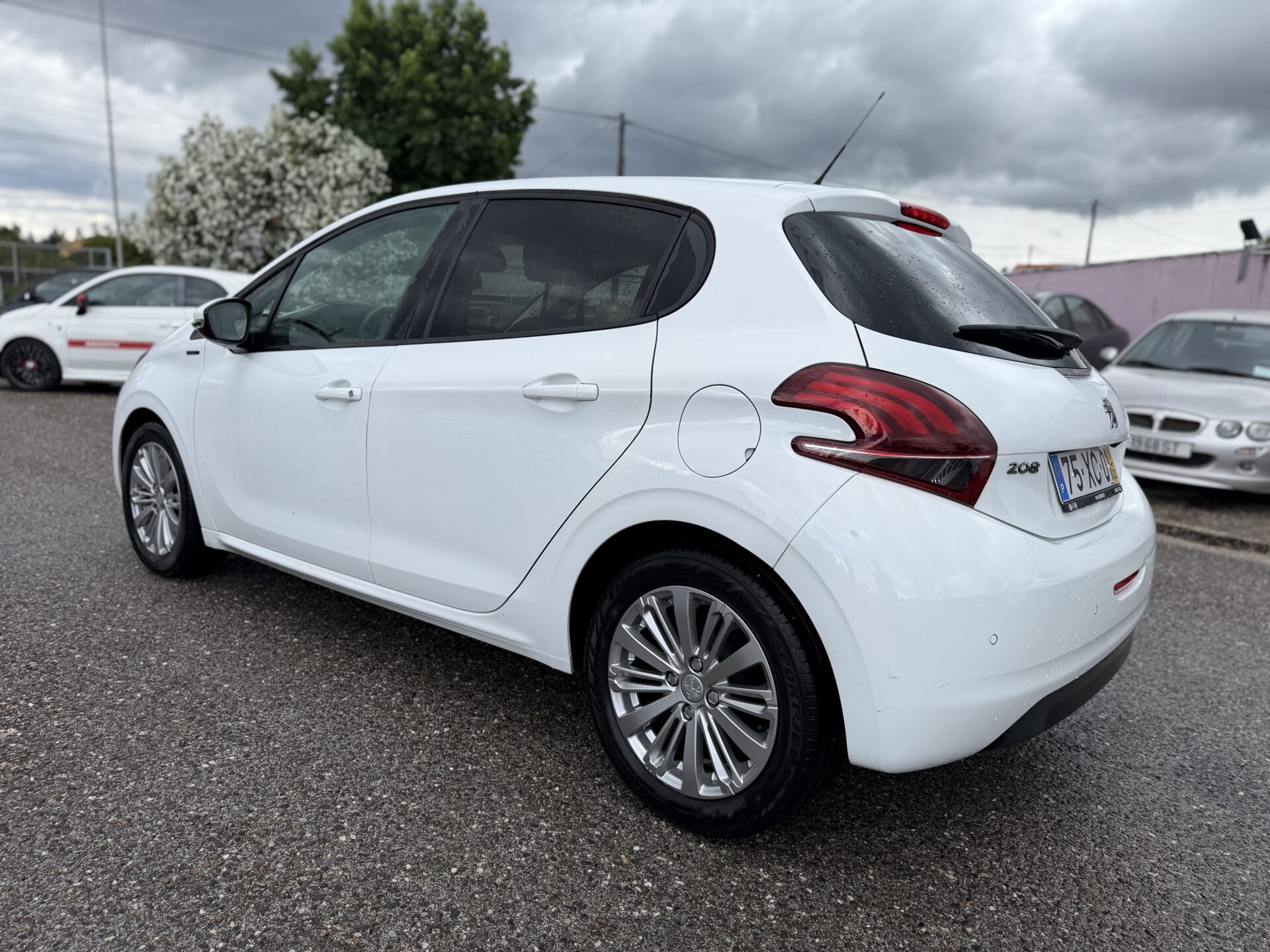 
								Peugeot 208 total									
