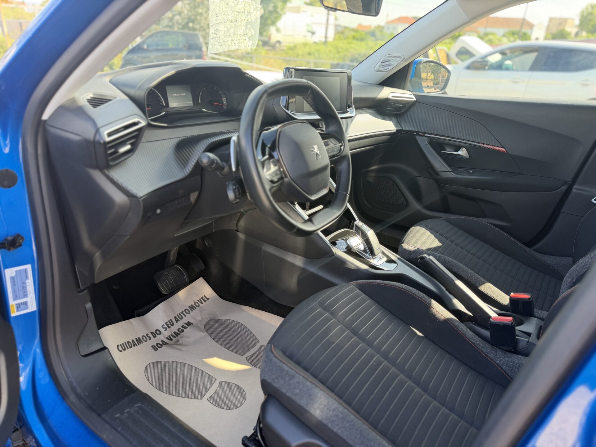 
								Peugeot 2008 total									