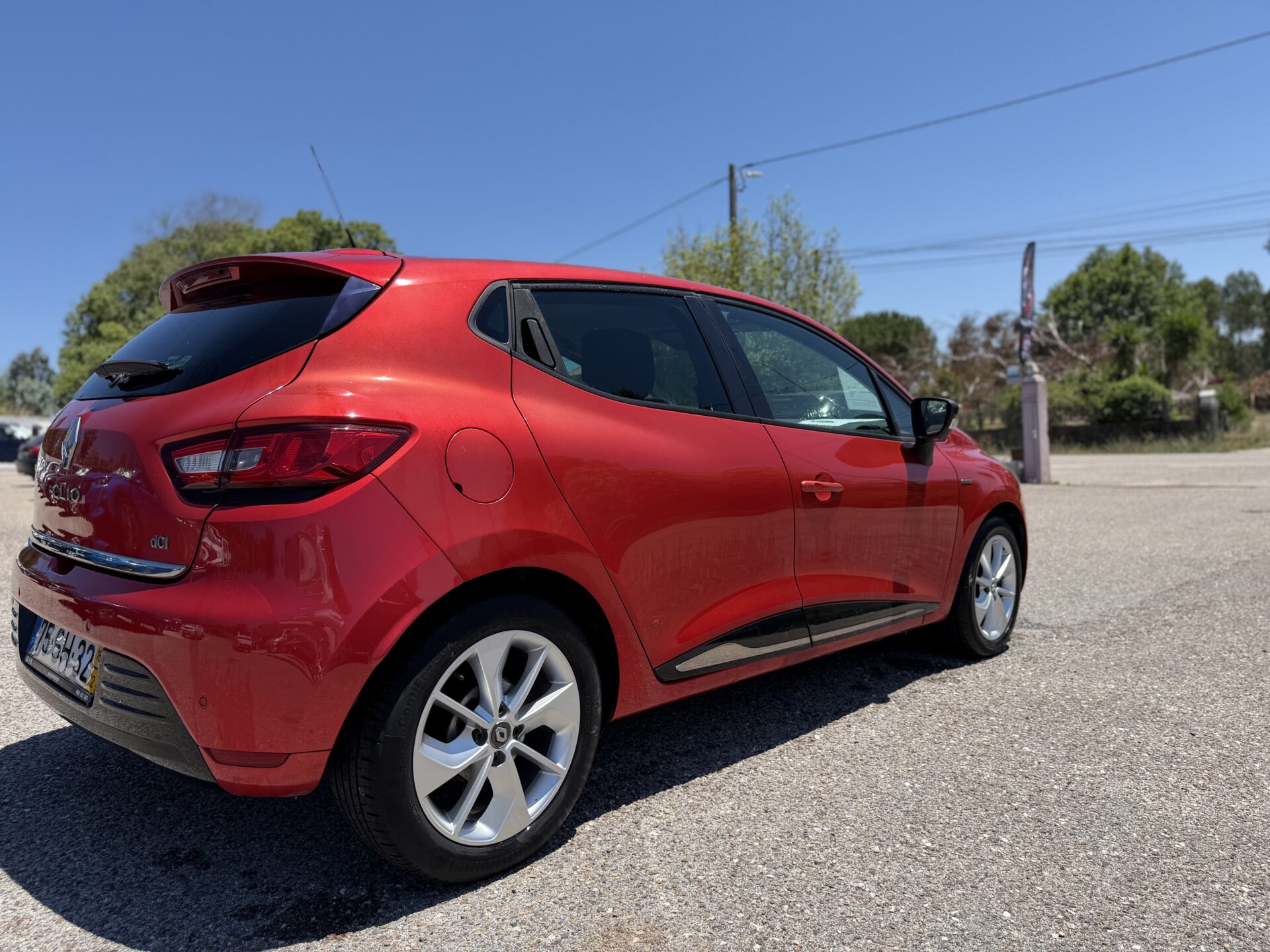 
								Renault Clio Limited total									