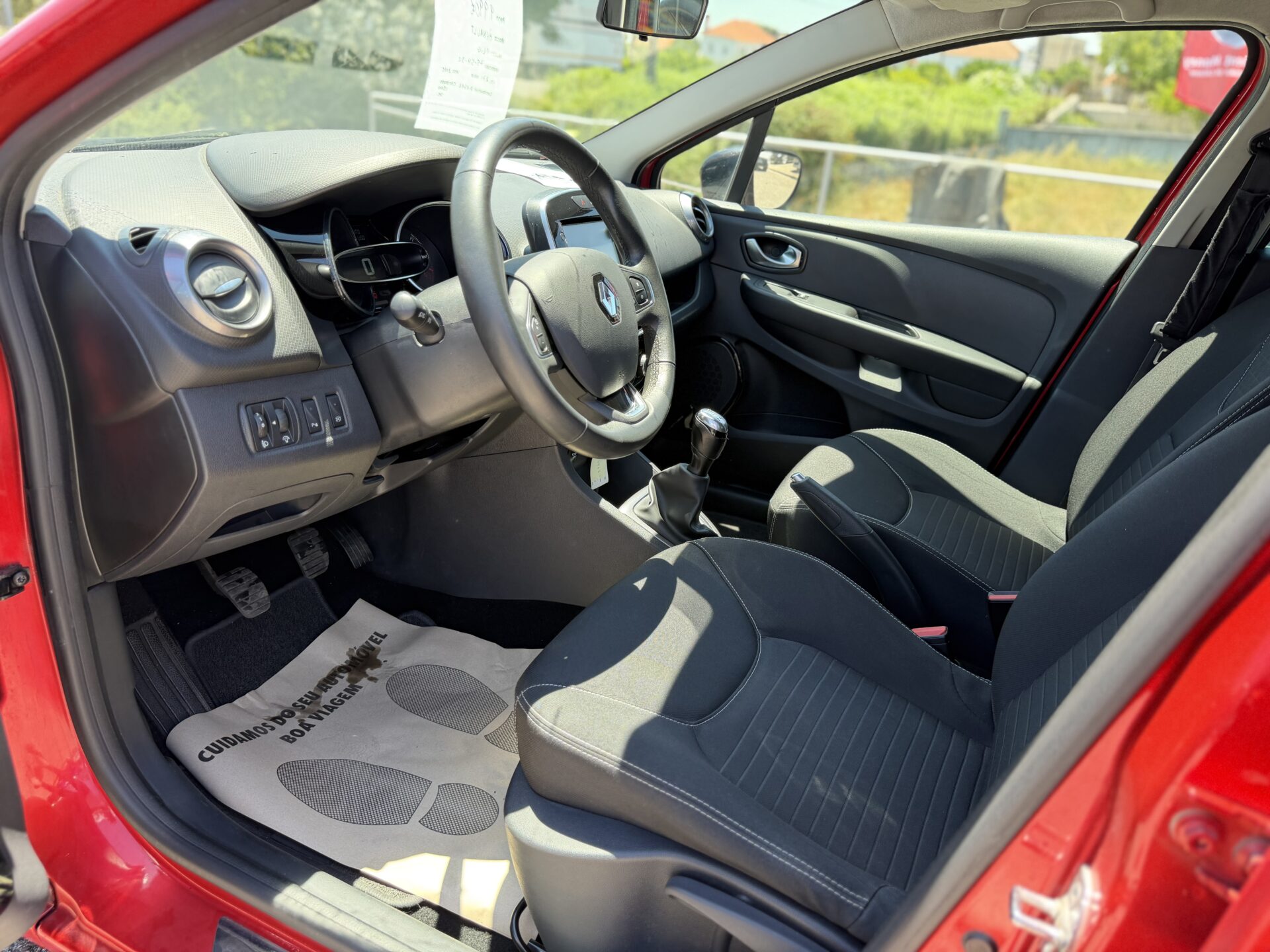 
								Renault Clio Limited total									