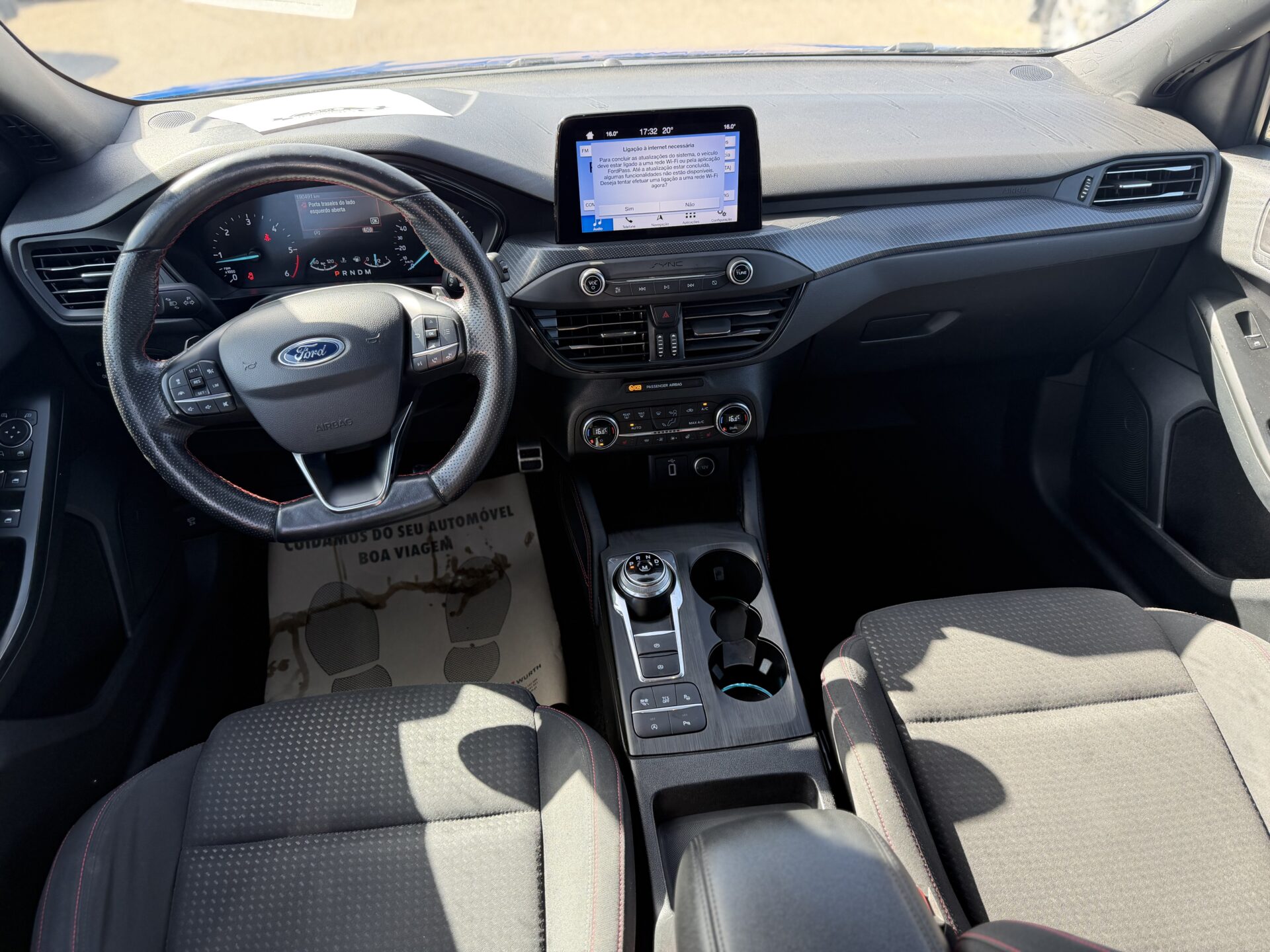 
								Ford Focus ST Line total									