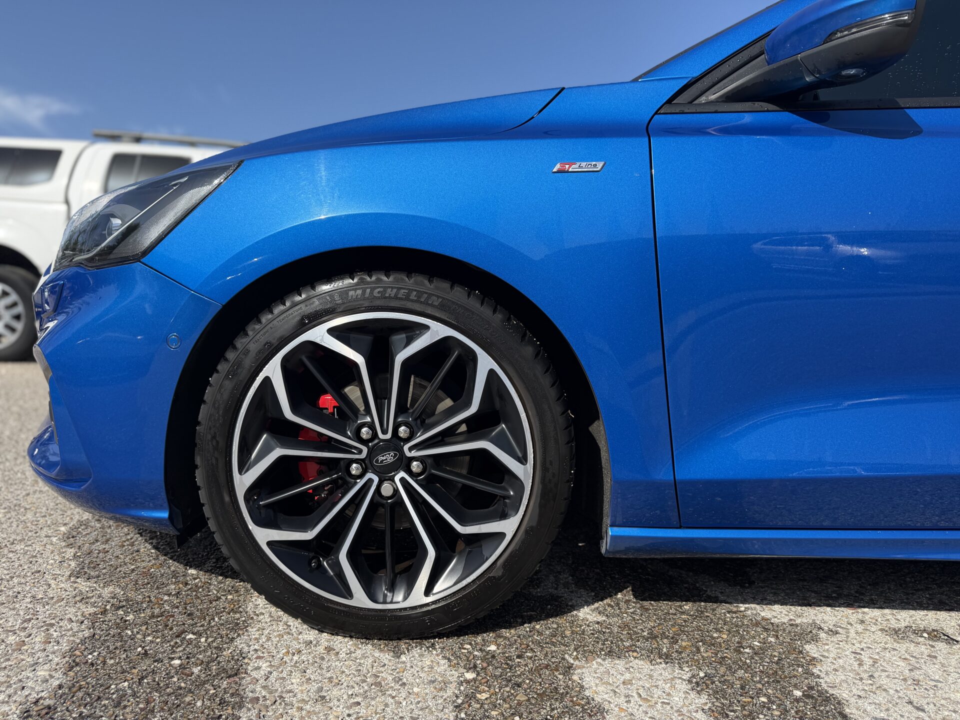 
								Ford Focus ST Line total									