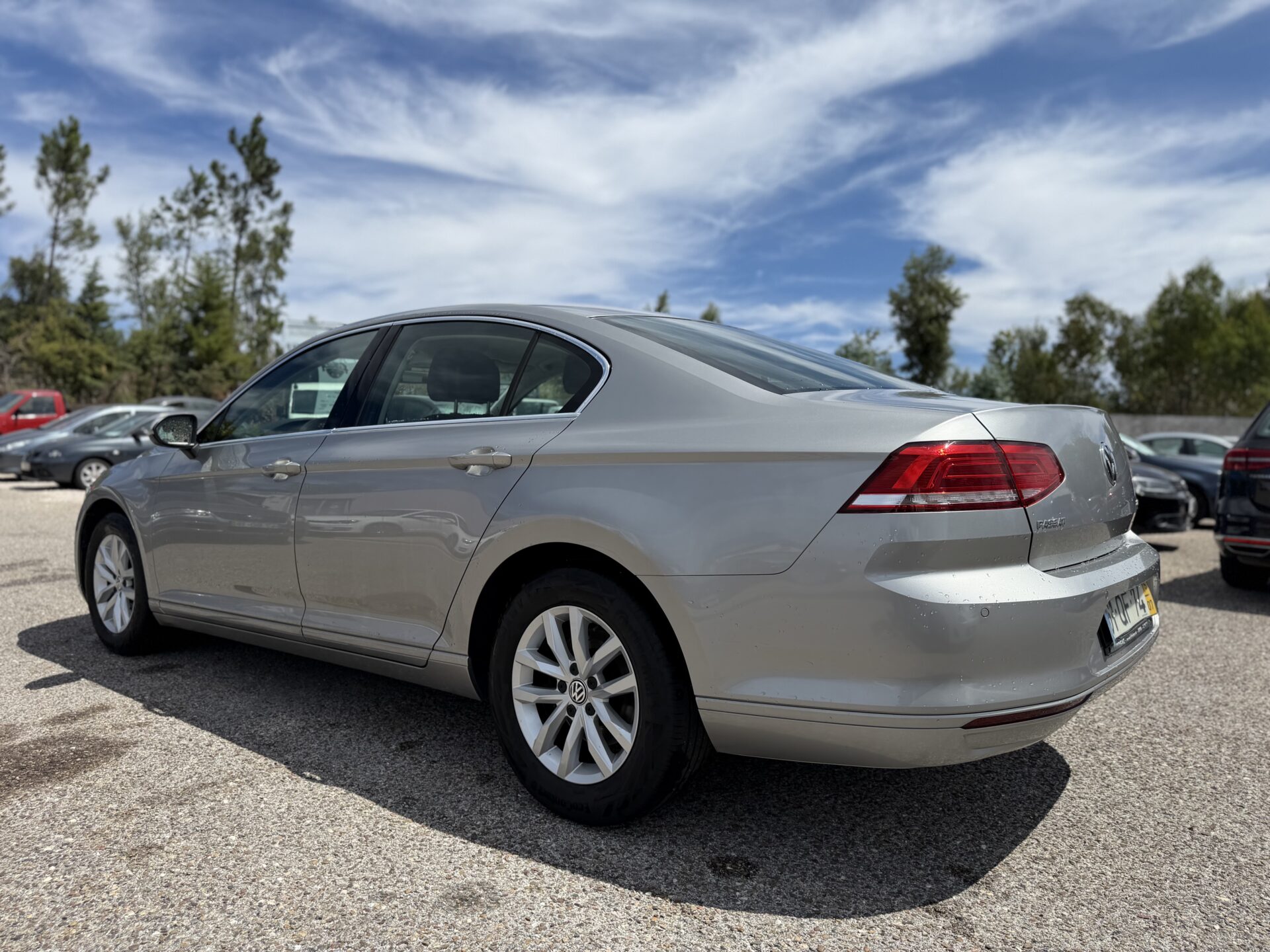 
								Volkswagen Passat total									