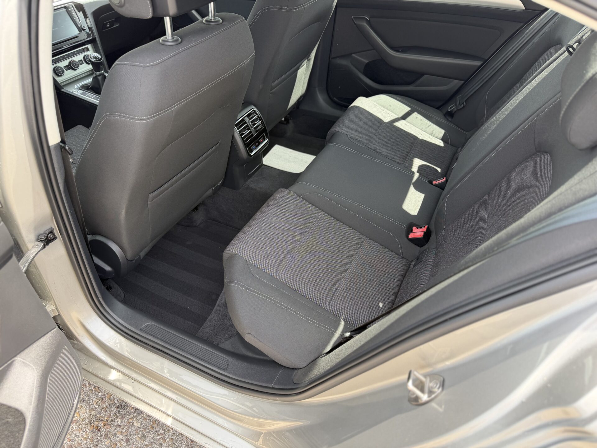 
								Volkswagen Passat total									