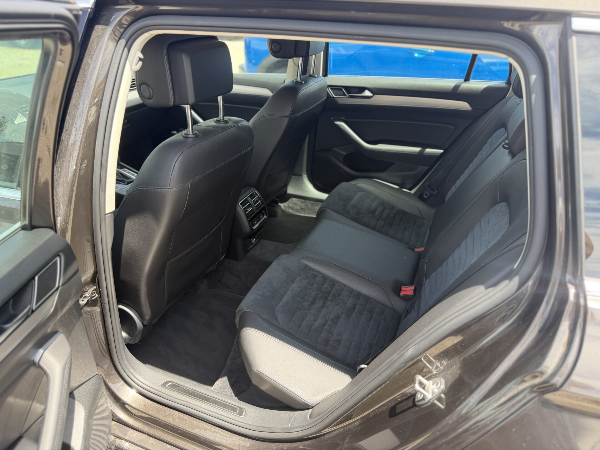
								Volkswagen Passat total									