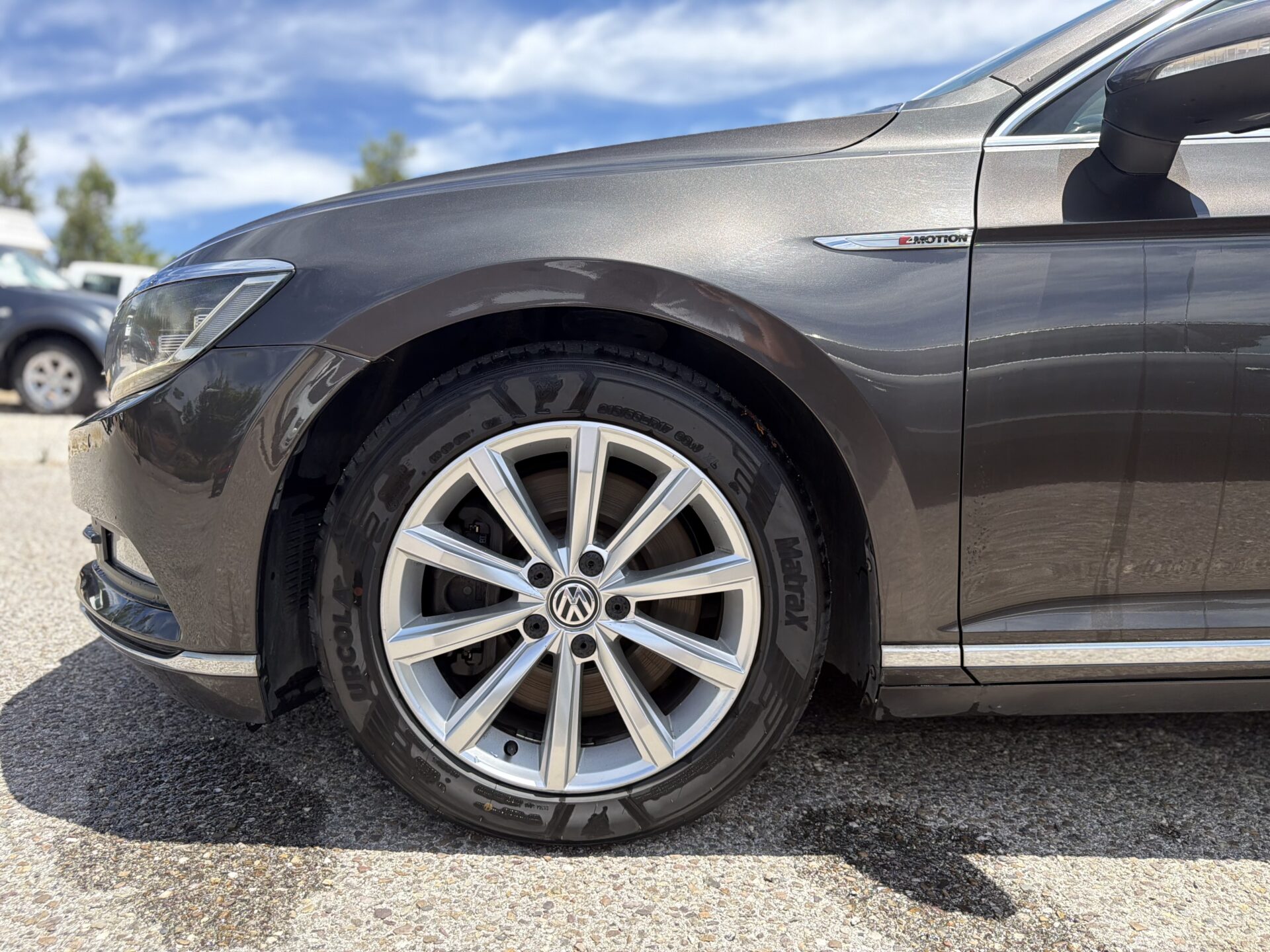 
								Volkswagen Passat total									