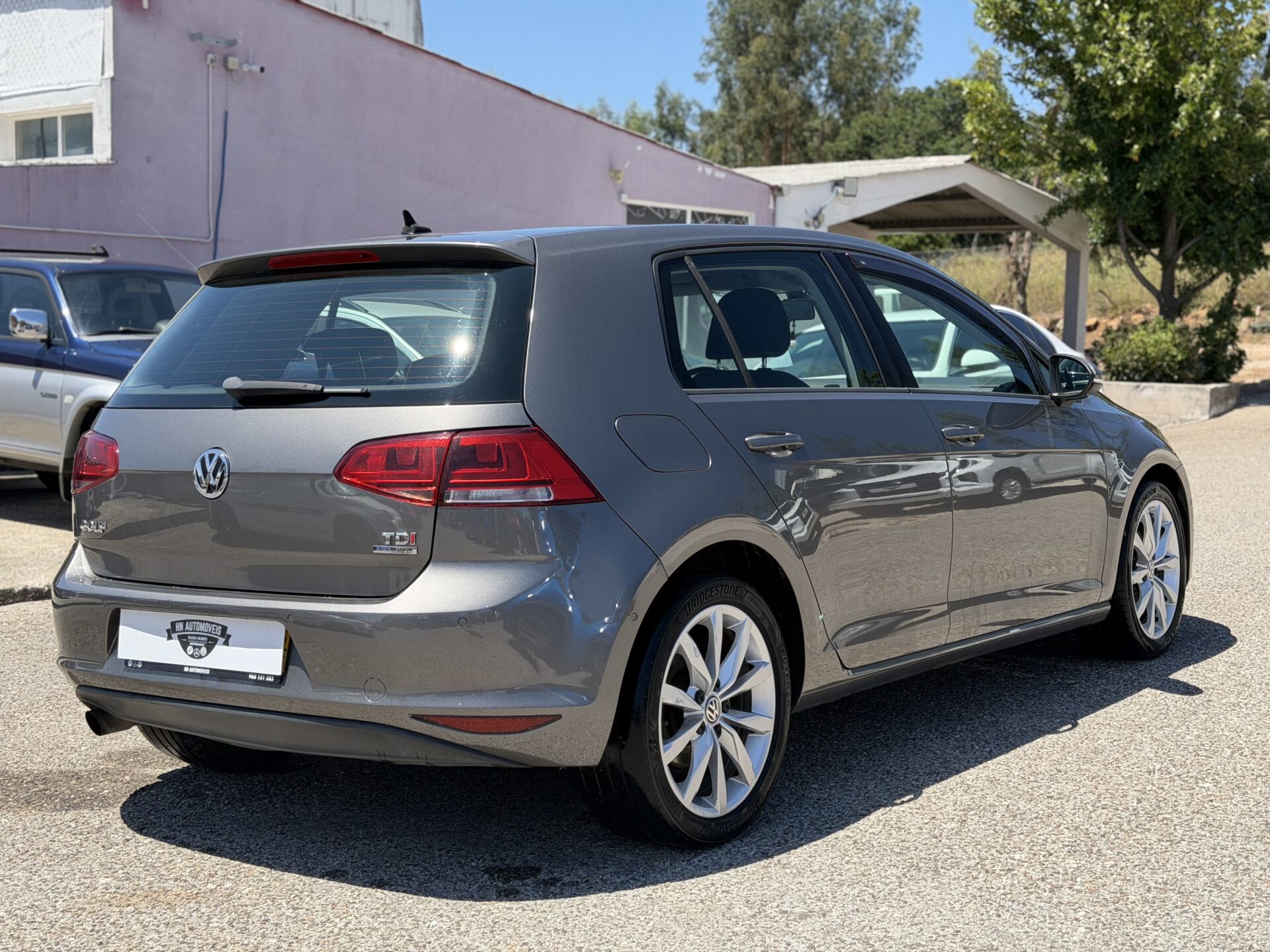 
								Volkswagen Golf VII total									