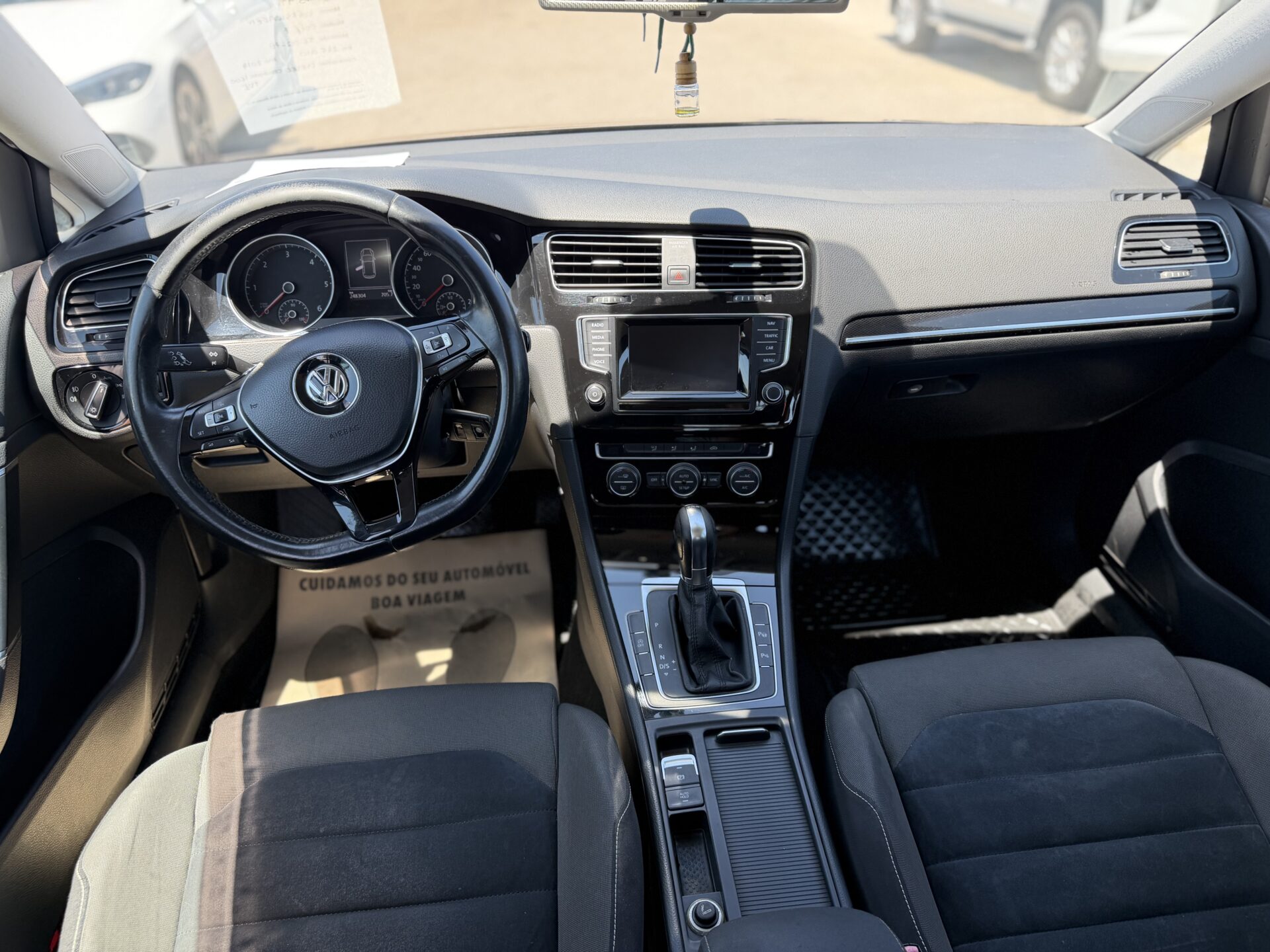 
								Volkswagen Golf VII total									