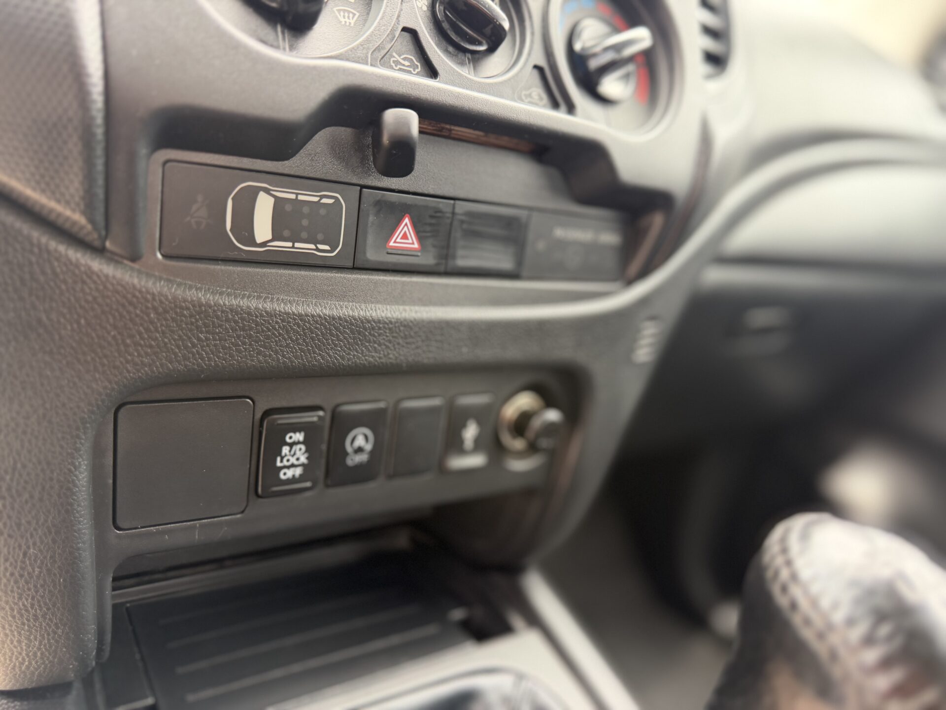 
								Mitsubishi L200 total									