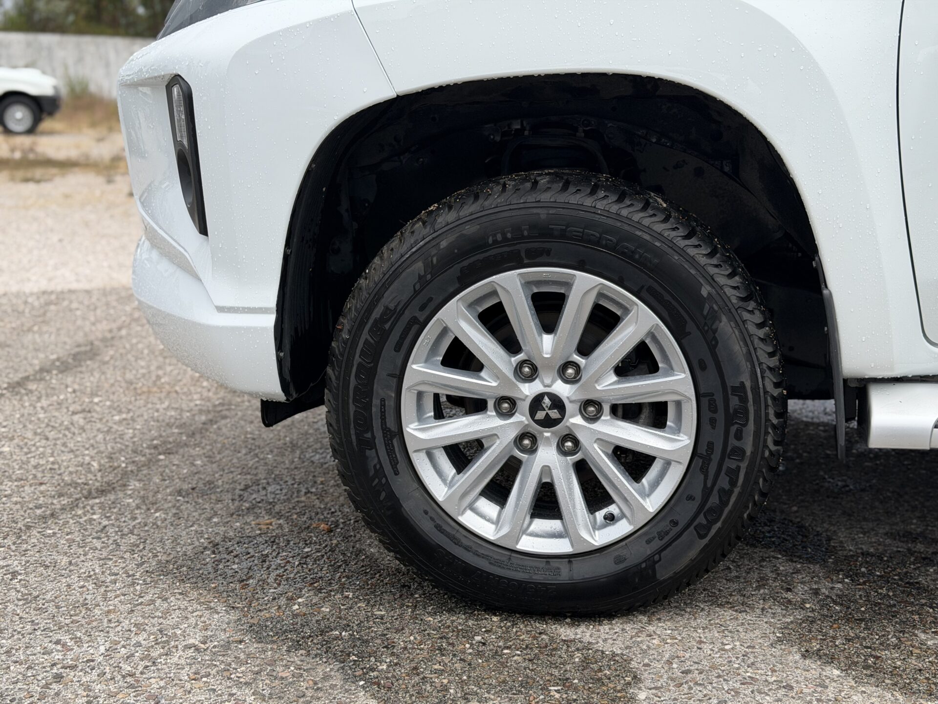 
								Mitsubishi L200 total									