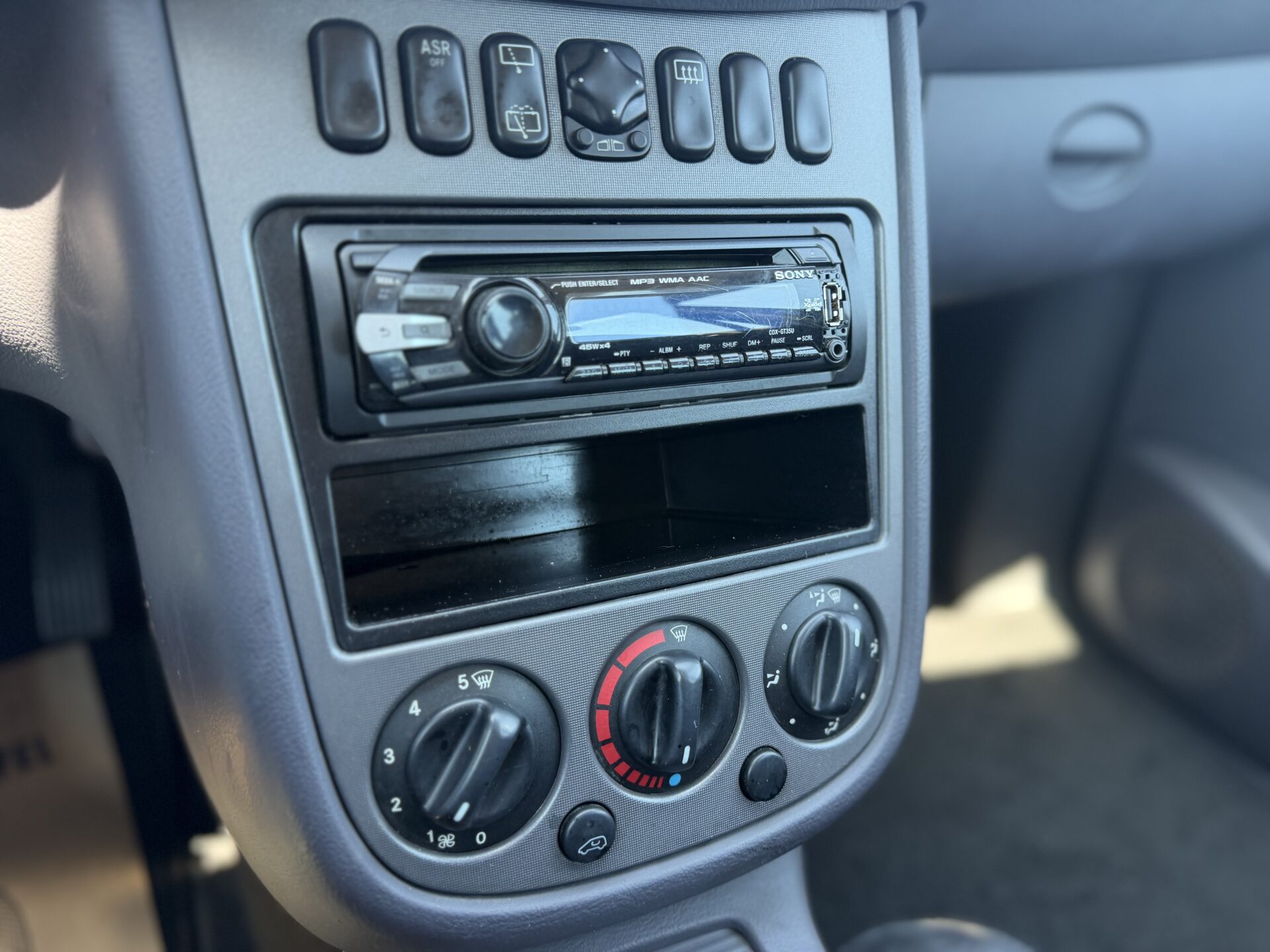 
								Mercedes A170 total									
