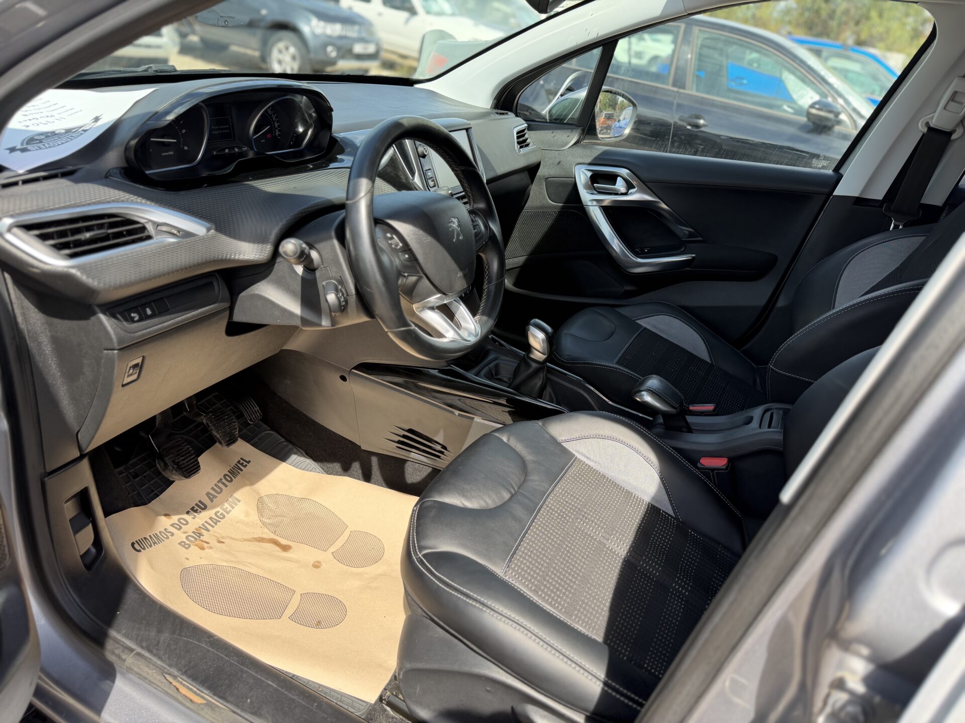 
								Peugeot 2008 Allure total									