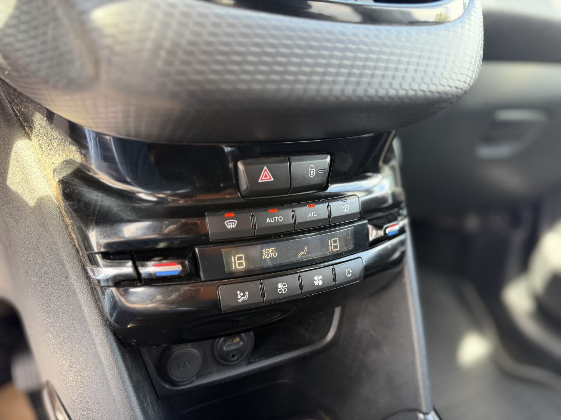 
								Peugeot 2008 Allure total									