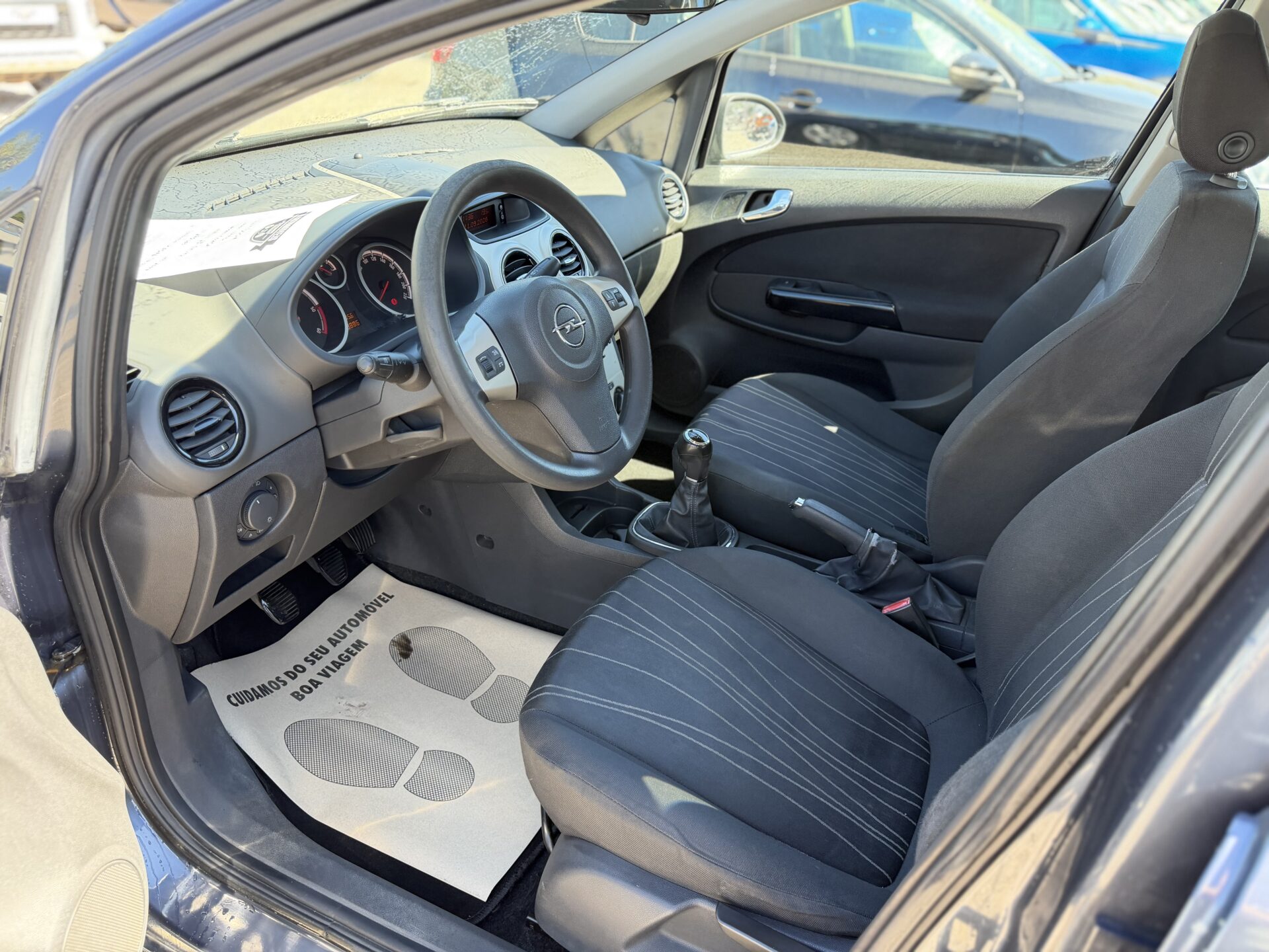
								Opel Corsa total									